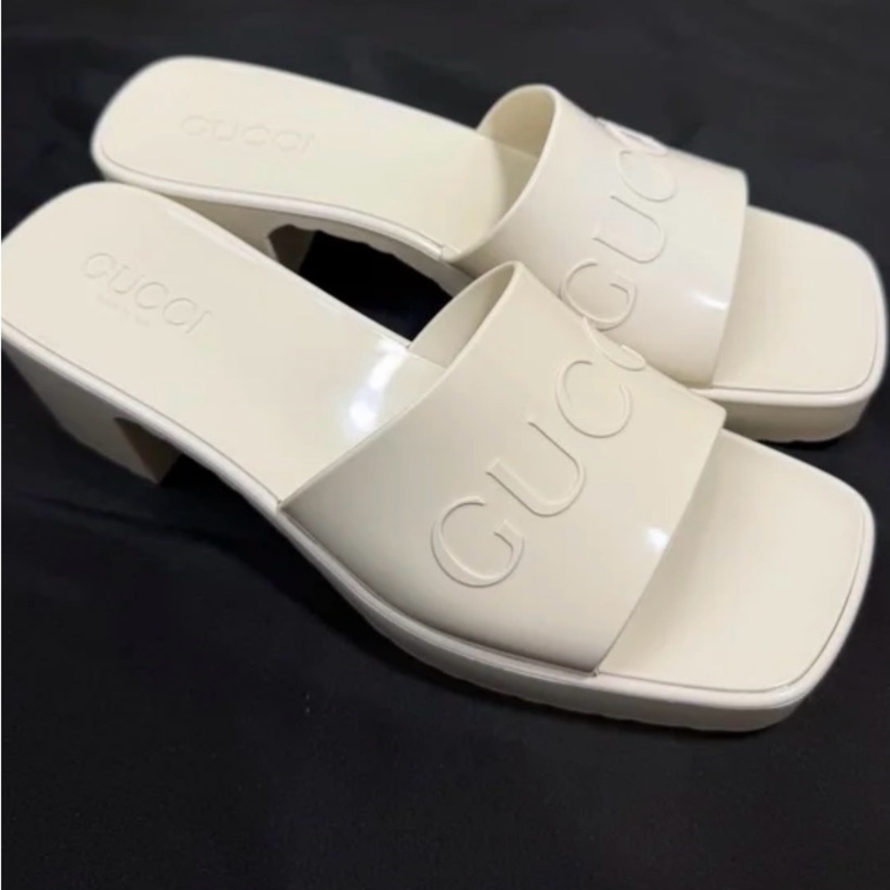 Gucci Cream Patent Leather Logo Block Heel Slides